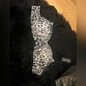 NWT no underwire Bra size 38DD